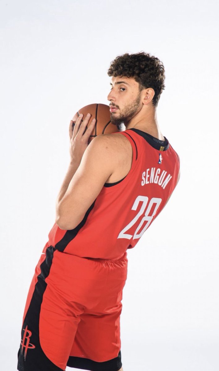 SÖYLENTİ 🔥🔥🔥

New York Knicks, Alperen Şengün ile ilgileniyor.

<a href="/NYPost_Berman/">Marc Berman</a>