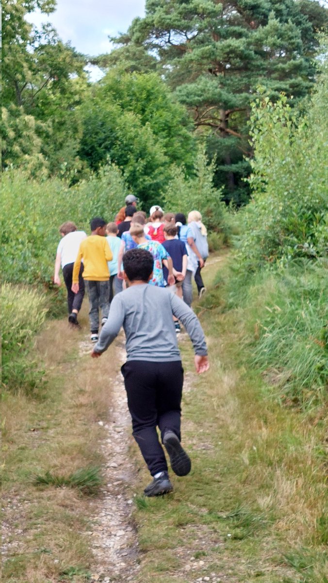 BarnsburyPS's tweet photo. This evening we are having a walk around the grounds
#Year6Residetial
@AvonTyrrell https://t.co/NRwv5fVxlA