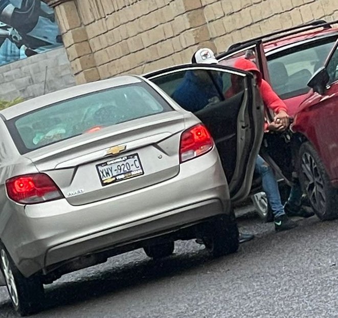 Hechizero_38's tweet photo. ⚠️ ABUSADOS CON ESTOS ⚠️
Los angelitos que aquí ven y dónde se pueden ver sus placas claramente andan robando autopartes sin que la autoridad haga nada al respecto, por lo menos sí los ven avisen...🙏🏼 https://t.co/16GkdbirWW