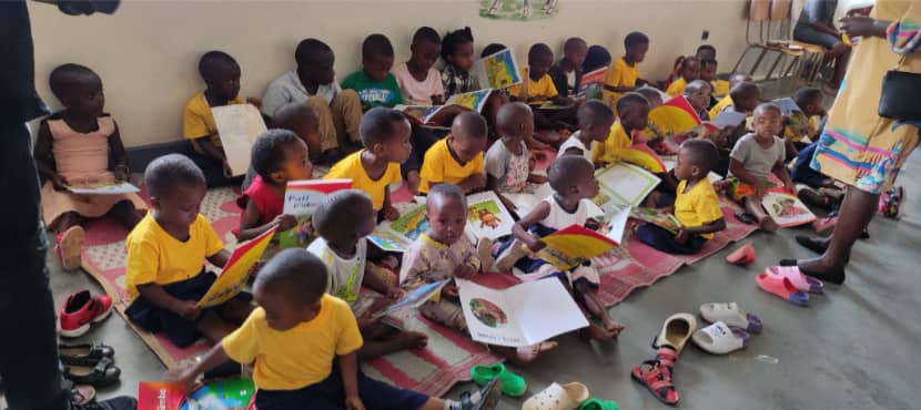 PAE_rwanda's tweet photo. @PAE_rwanda with the president of the Pan African Collective USA Rev. Jonathan L. Weaver, donated Toys,milk,sugar,etc.The purpose was to support children in daily program (ECD). August,17,2023 https://t.co/QRXbyXNfyE