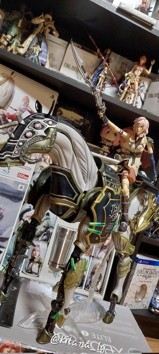 Kitana_Ly's tweet photo. Por fin Sleipnir está arreglado y Lightning puede llamarlo para que luche a su lado👏🏻

Otra pieza más para la colección de @danymort 
La Play Arts Kai de Odin transformable en Sleipnir 💪🏻 https://t.co/0h05kfWkKg
