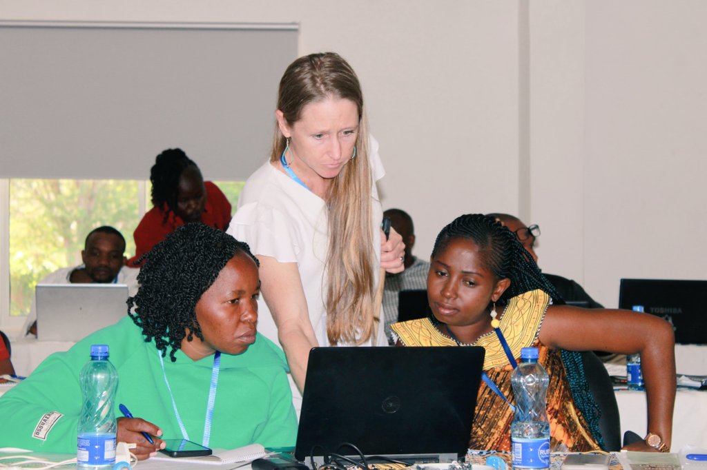 TaitaTaveta006's tweet photo. @CIFOR_ICRAF is empowering our county staff and @OfficialMakueni by providing training on R statistics concepts for data analytics and statistical analysis. The expected outcome? Access to the latest datasets covering rangelands, forests, and agricultural fields. https://t.co/mAcsC62rmk
