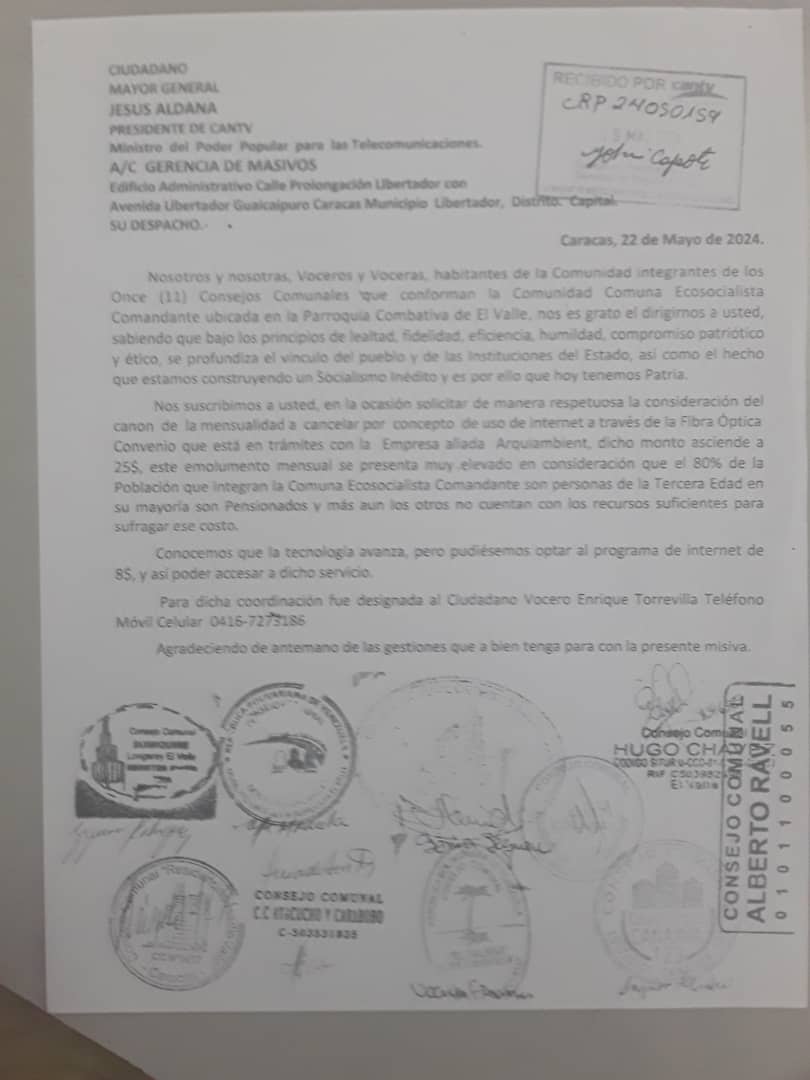 rayma27's tweet photo. @salaprensaCantv la comuna Ecosocialista Comandante quiere hacer llegar este comunicado a las autoridades de cantv ya que están poniendo la fibra óptica y tenemos un 70% de población de tercera edad vulnerable que ni tiene con que pagar tarifas grandes https://t.co/d1dEKS1oiN