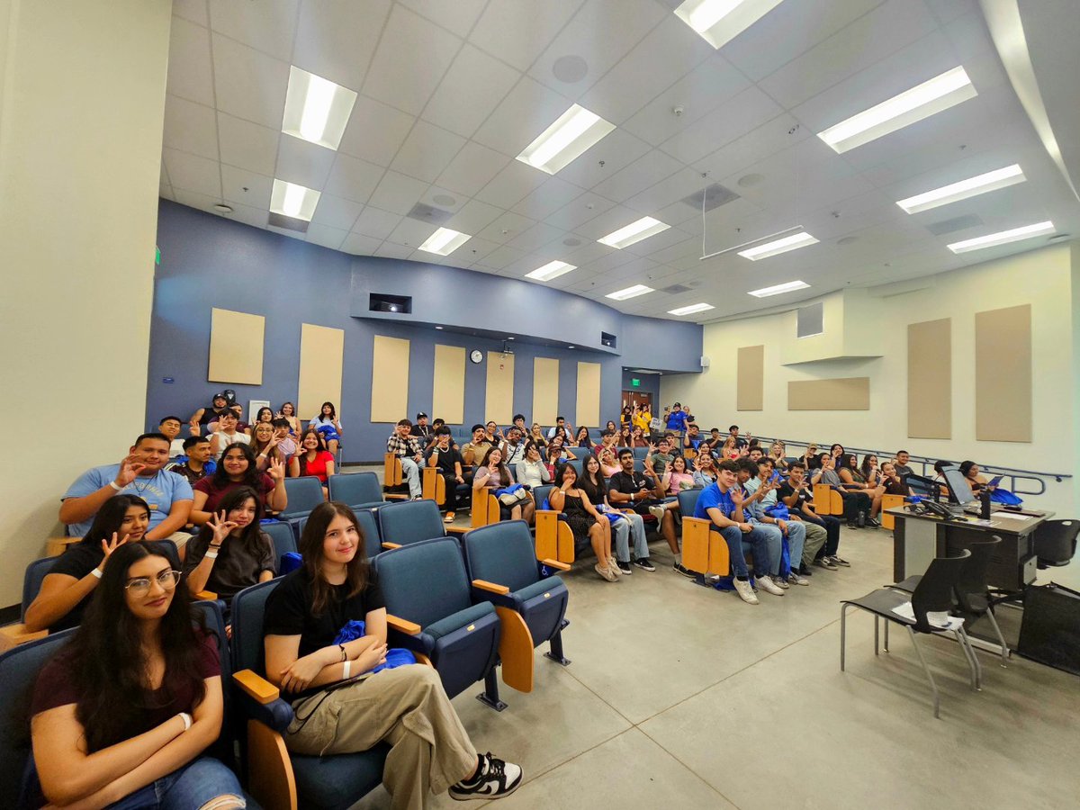 csubcece's tweet photo. CECE is excited to be part of Fall 2024 `Runner Rundown! It's a fantastic day of freshman and parent orientation sessions! Welcome, parents and new `Runners -get ready for an amazing journey at CSUB! 🎉
#RowdySaidYes #CSUBOrientations #CSUBFreshmen #RunnerRundown
#csub #csubcece https://t.co/42MDgdMyzC