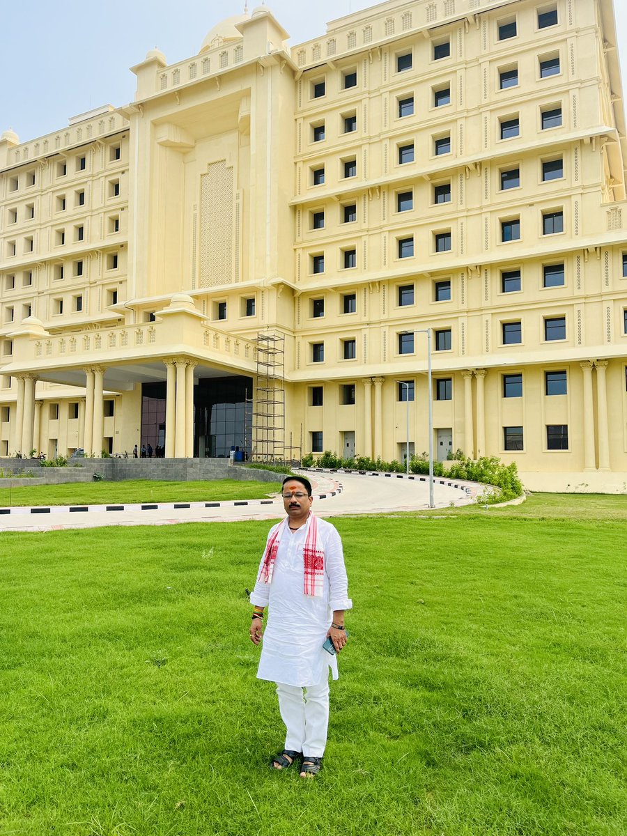 S_R_DWIVEDI's tweet photo. आदरणीय प्रधानमंत्री जी आपको काशी का तीसरी बार सांसद बनने पर बहुत बहुत बधाई और ढेरों शुभकामनाएं साथही आपसे निवेदन की काशीवासियों से बीच बीच में दिल्ली में मिलने का एक समय निर्धारित करने की कृपा करें हर हर महादेव🙏 https://t.co/zCDXFsBLpP