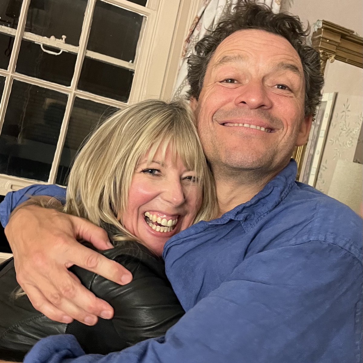 LisaShingler4's tweet photo. An absolute must see! Short run! #viewfromthebridge #theatreroyalhaymarket  Phenomenal cast. Starring old drama school pal #Dominic West https://t.co/OqkO4umJ4W