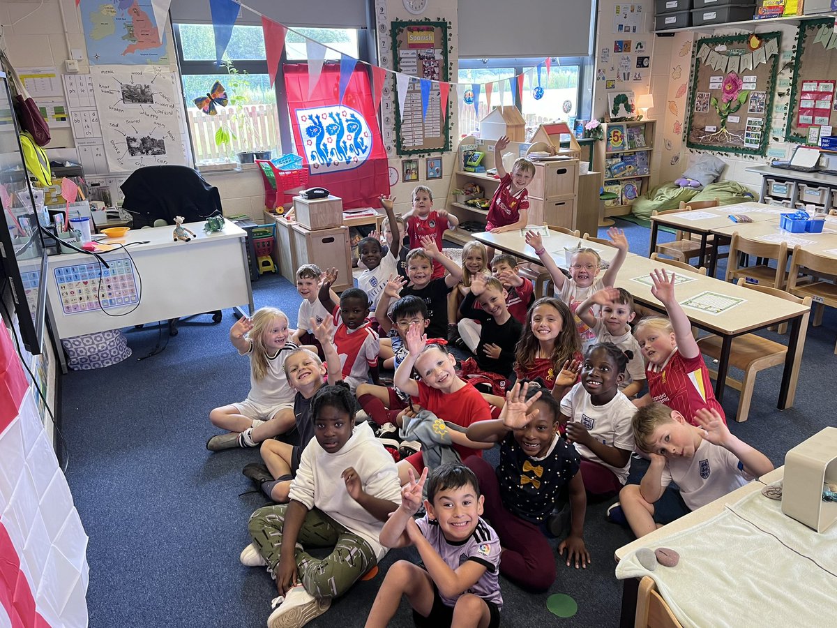 Miss Hopkins tweet media