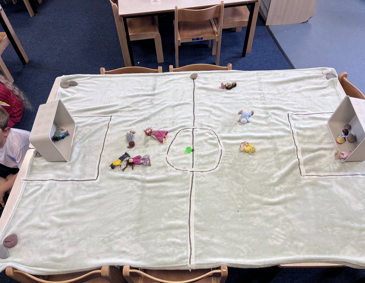 Miss Hopkins tweet media