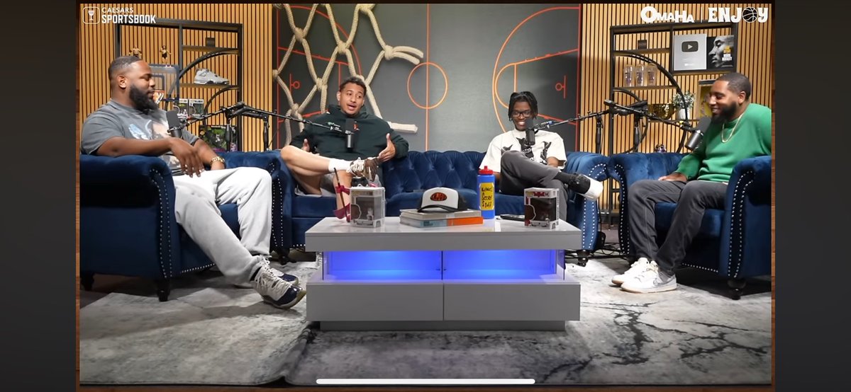 zerwindtena's tweet photo. @PeeWeeDaPlug aye p what was them shoes u was wearin in the recent pod https://t.co/6QLzi3U9Me
