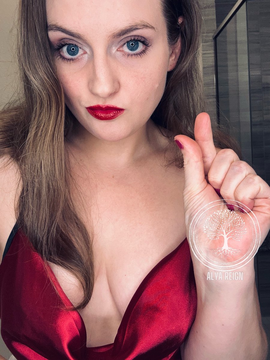 GoddessAlyaR's tweet photo. This is your reminder that if your clitty is small you should be paying for being so disappointing.   

findom findomme finsub whalesub cashcow humanatm paypig petwallet send spoilme sph smallpenishumiliation redlipstick blueeyes https://t.co/j5Nbe6TEqV