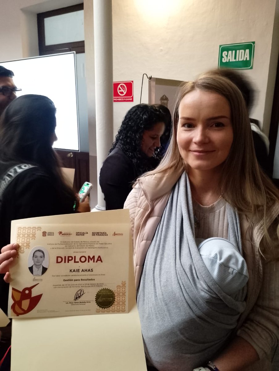 IPSPedomex's tweet photo. Se realizó la entrega de 94 diplomas a compañeras y compañeros servidores públicos que acreditaron el Diplomado en línea “Gestión para Resultados”, sus conocimientos  contribuirán a generar cambios impactarán en el bienestar de la población mexiquense. ¡Felicidades! https://t.co/Fferp2jBxt