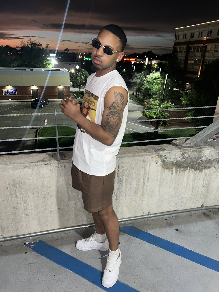 daRealajkillum's tweet photo. Tell me what Yk about me😮‍💨 https://t.co/rQqvWELiZ2