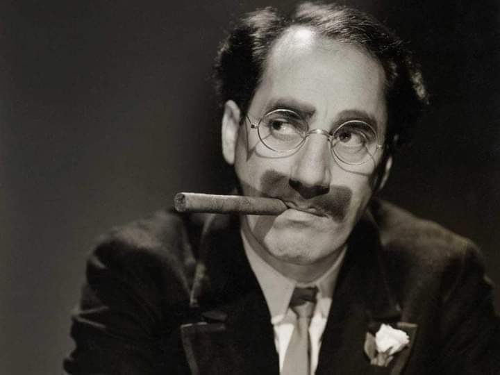 OlgaLosad's tweet photo. "Tanta cosa antigua que se pone de moda, sería bueno que volviera  la ética, la vergüenza, la inteligencia y la honestidad".
- Groucho Marx. https://t.co/YZilfpeDm6