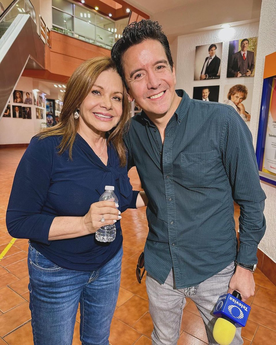 #repost  <a href="/JuanRiosDelaF/">Juan Ríos DelaFuente</a>
Aquí con la protagonista de un nuevo proyecto #laseñoragarcia 
Un crédito más para María Sorté 
Gracias por la entrevista 
<a href="/msorteoficial/">María Sorté</a> #MariaSorté  #mariasorté  #MariaSorte  #mariasorte 
#telenovelas  #novelas