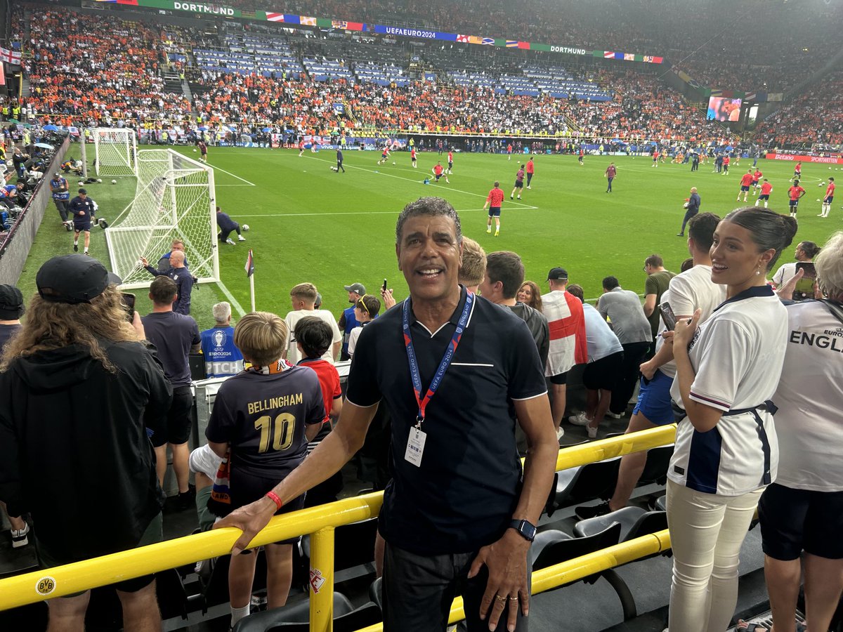 Chris Kamara tweet media