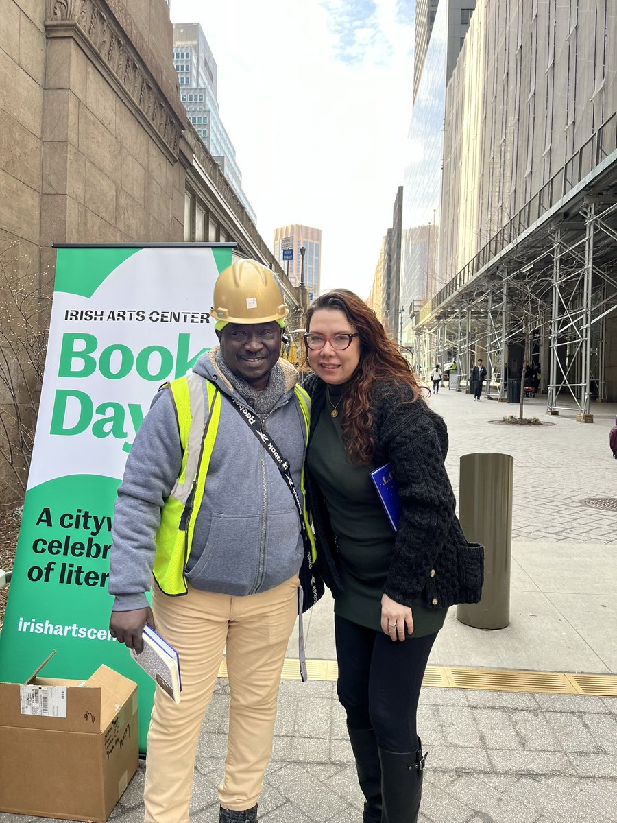 IrishArtsCenter's tweet photo. Every St. Patrick's season, IAC encourages NYers to #GetLit and celebrate the cultural legacy of Ireland around the world by handing out free books in all five boroughs. Last March, thousands of literature lovers celebrated #IACBookDay &amp; NYC writers—here's what it looked like. https://t.co/adGyX5cdRY