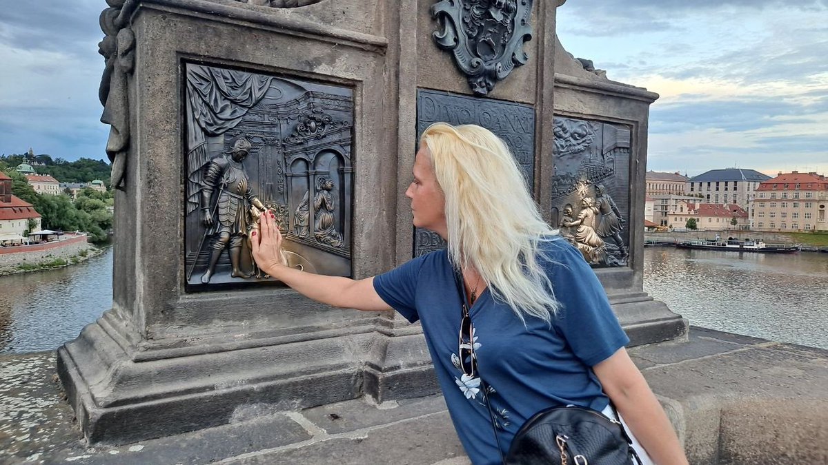 Michali19981189's tweet photo. Praga 🥰  #Praga #wakacje #mostkarola https://t.co/d86c3yhvTA