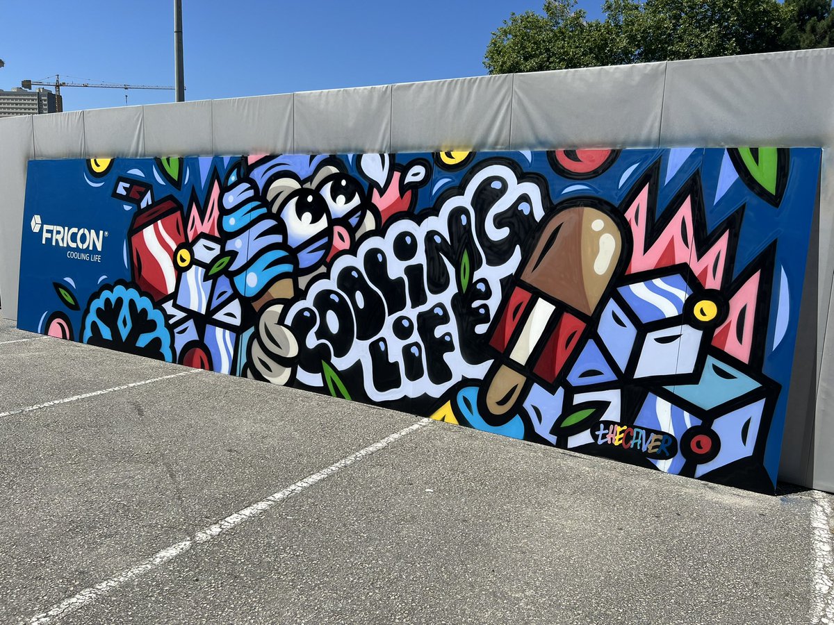 _THECAVER_'s tweet photo. Mural feito ao vivo o #qspsummit para a #fricon https://t.co/tbuLltMQ6T