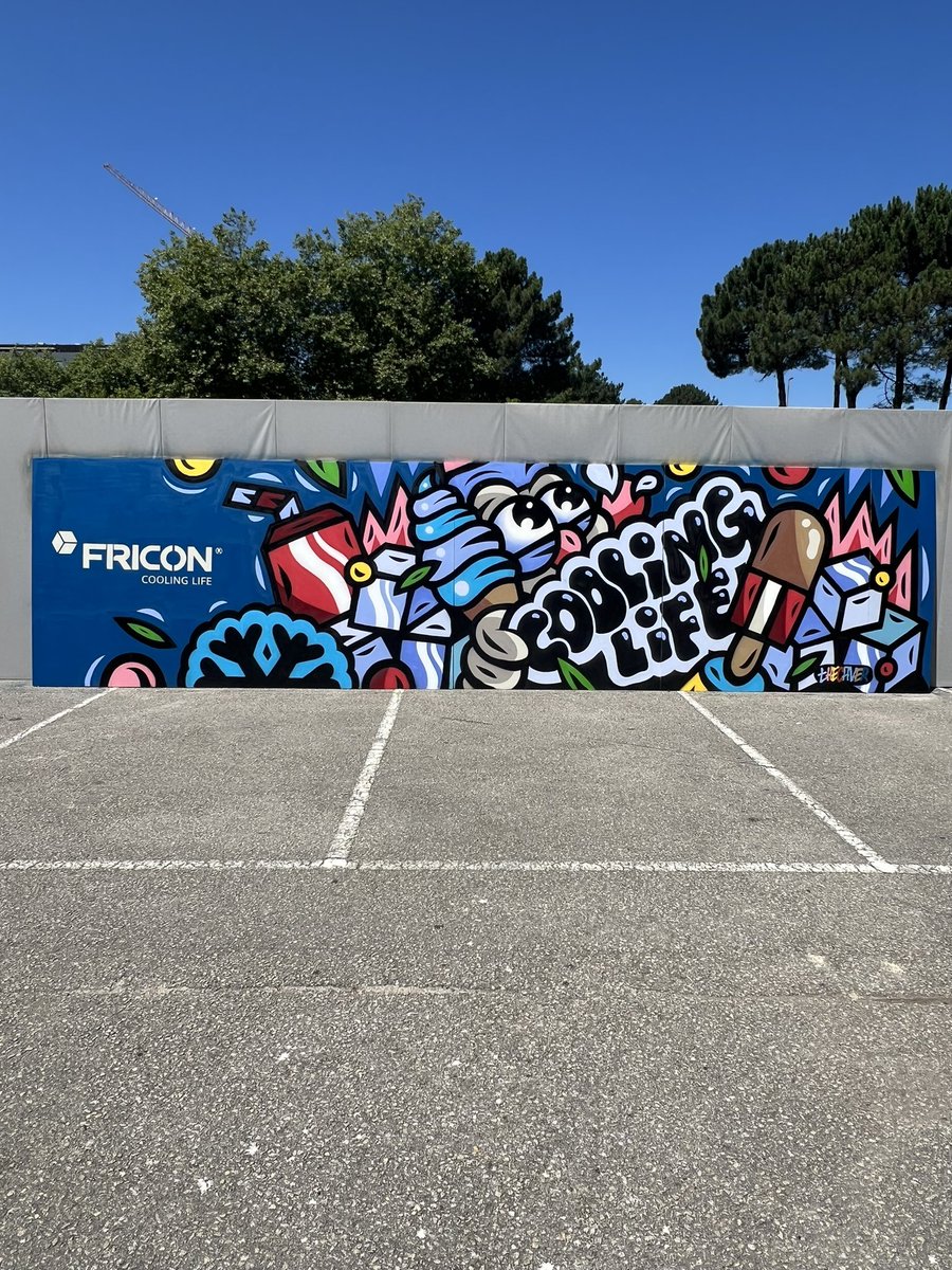 _THECAVER_'s tweet photo. Mural feito ao vivo o #qspsummit para a #fricon https://t.co/tbuLltMQ6T