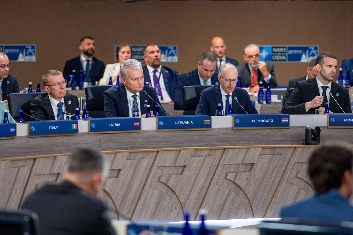 At the #WashingtonSummit, I stressed that Europe is at war and Russia is preparing for a confrontation with #NATO.

It leads us to one conclusion - we must boost our defenses, strengthen our preparedness&amp; deterrence.

The implementation of our decisions is crucial.