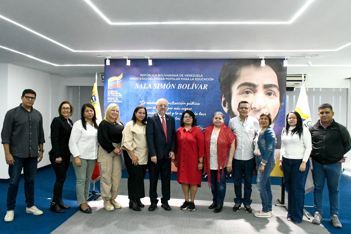 mineducacion_ve's tweet photo. ¡Plataforma Edúcate en Venezuela y Bachillerato Virtual: abriendo puertas al conocimiento global!

A través de una videoconferencia, presentamos esta herramienta tecnológica de estudio al cuerpo diplomático del país.

¡Sigue leyendo!

#VenezuelaEsPoesía
@NicolasMaduro https://t.co/RMaUFIKkEp
