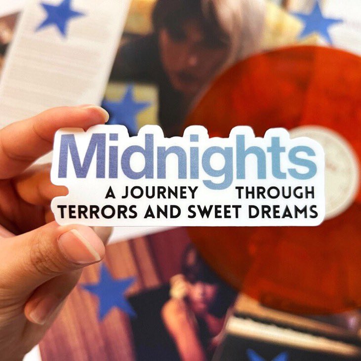 Win some Flickering Storm items and so many more amazing prizes by entering the raffle below!! ❤️