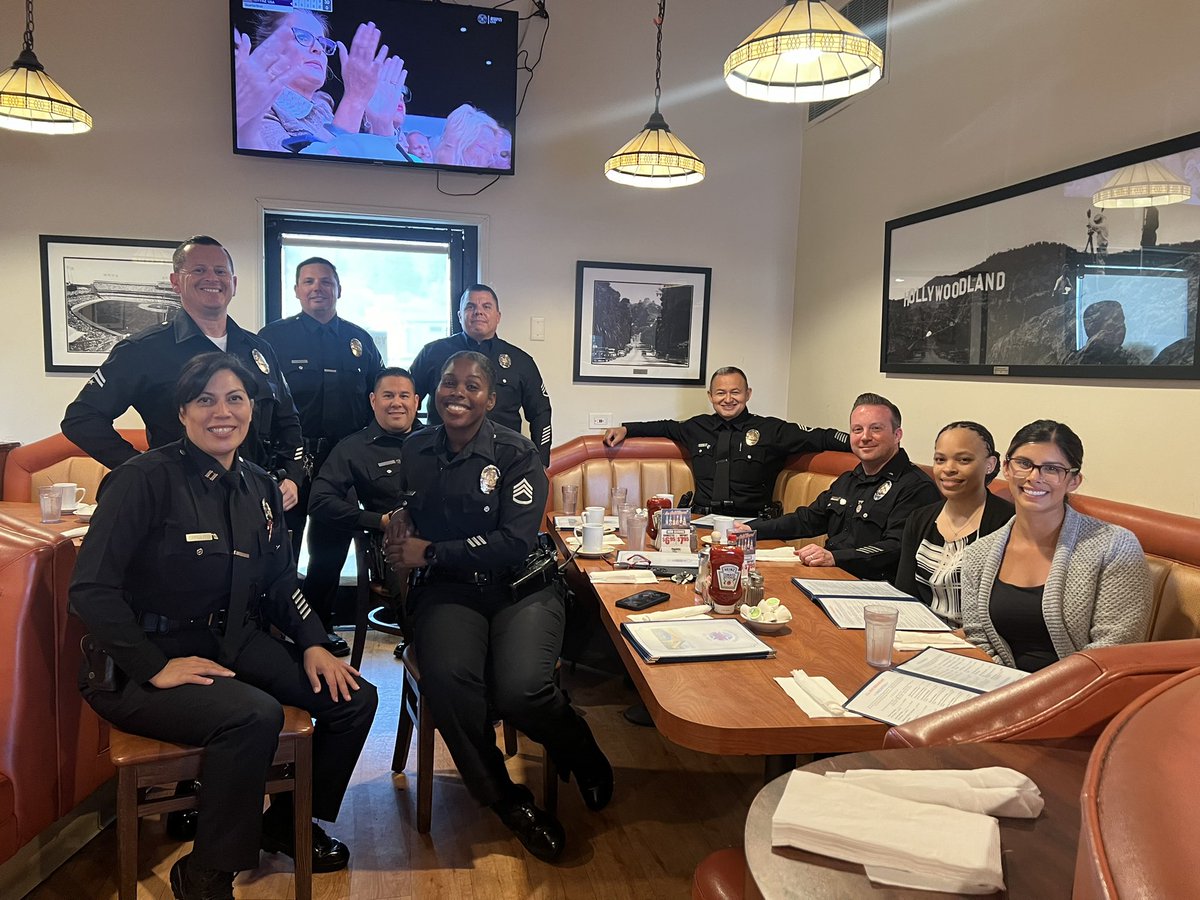 NewtonLAPD's tweet image. Throughout the year, our dedicated supervisors from various sections of the LAPD’s Newton Division are called upon to represent our division at COMPSTAT, held at LAPD headquarters.

#NewtonDivision #LAPD #ProactivePolicing #COMPSTAT #CommunitySafety #CrimePrevention