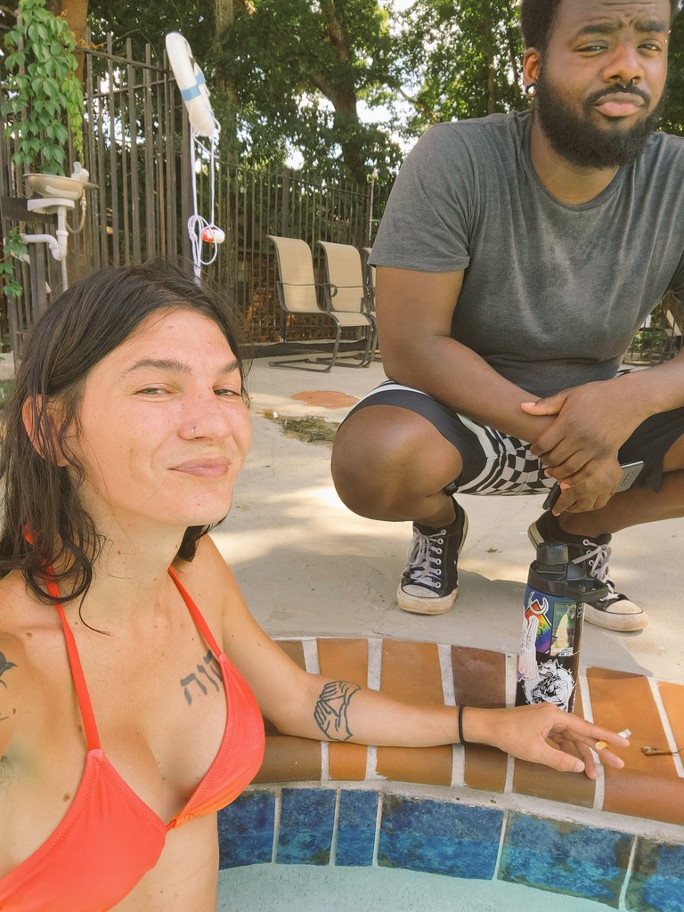 pool day w/ bf 🥰