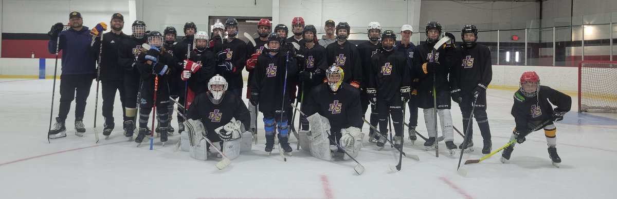 DLSPilotHockey's tweet photo. Thanks again to all the boys that came out to the DLS hockey camp at Big Boy Arena the past 2 days! The camp, led by Pilots head coach Chad LaRose, featured 20 attendees and multiple alumni helping the boys out in drills, including former Red Wings defenseman Danny DeKeyser, '08. https://t.co/Y6N3zBh54m