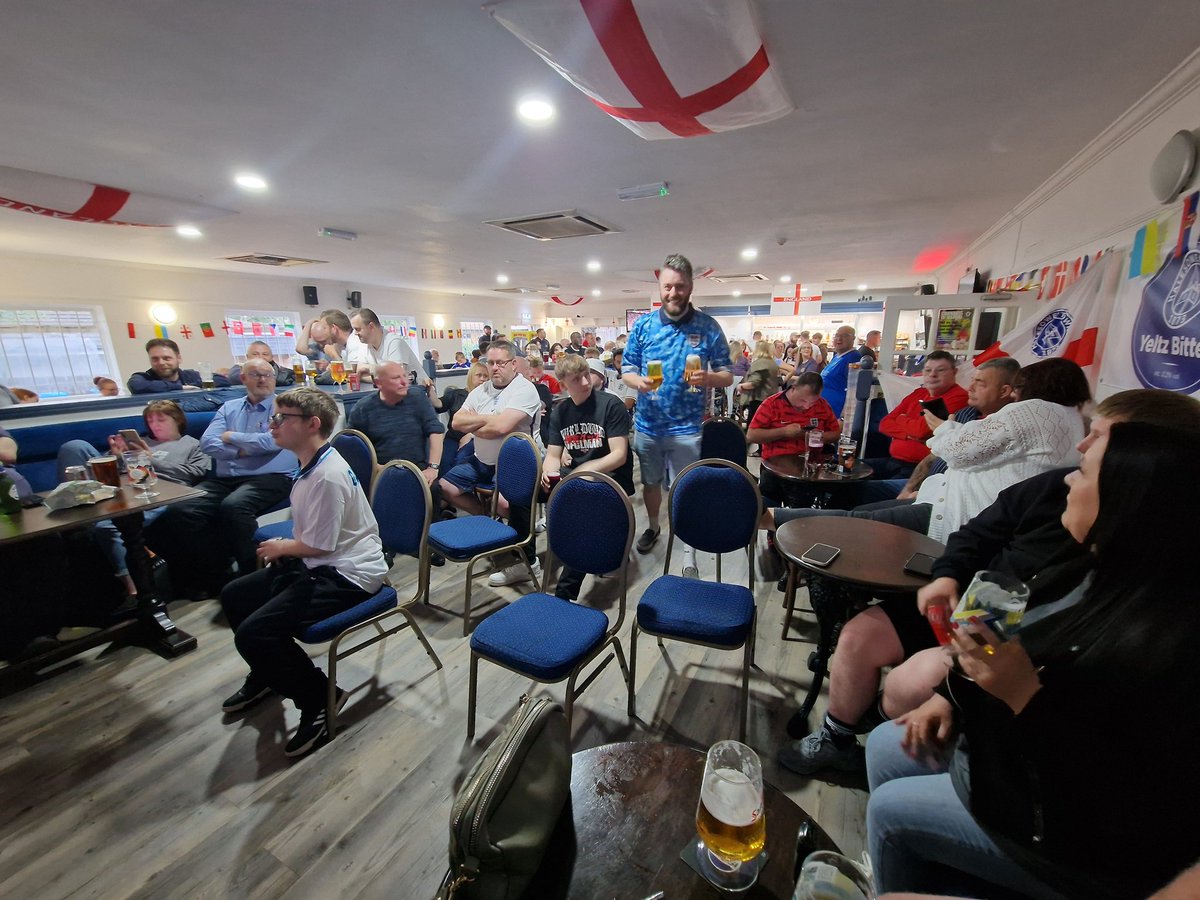 TheYeltzBarB63's tweet photo. Are we ready? 🏴
#TheYeltzBar #Halesowen #B63 #EURO2024 #ItsComingHome https://t.co/Oon8v15K9C