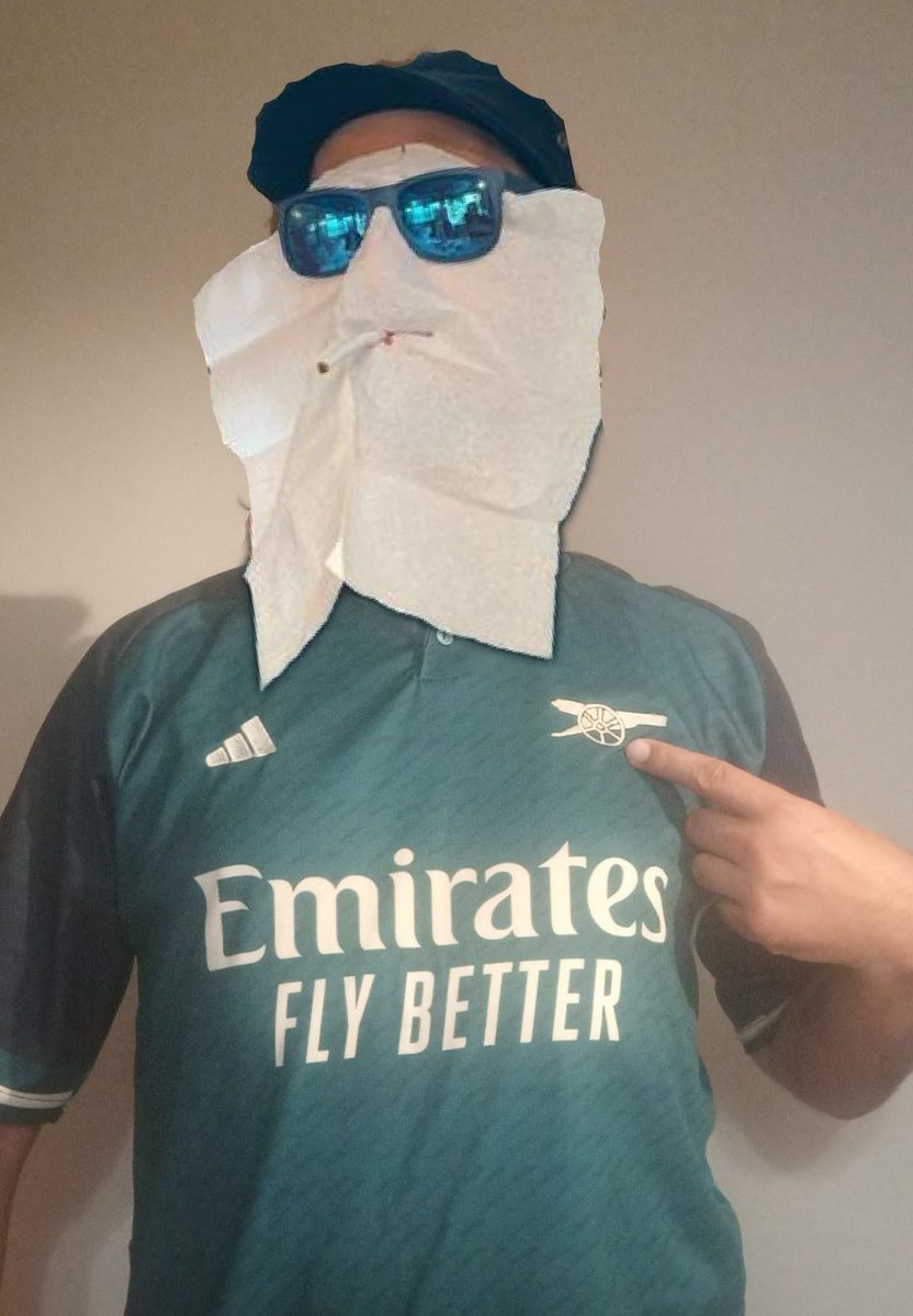 HisliPislick's tweet photo. Öz milli takımım elendiğine göre formamızı giyip tarafımızı belli edelim. Come on you lions #holeng Football will come home https://t.co/n1kKSxhOi6