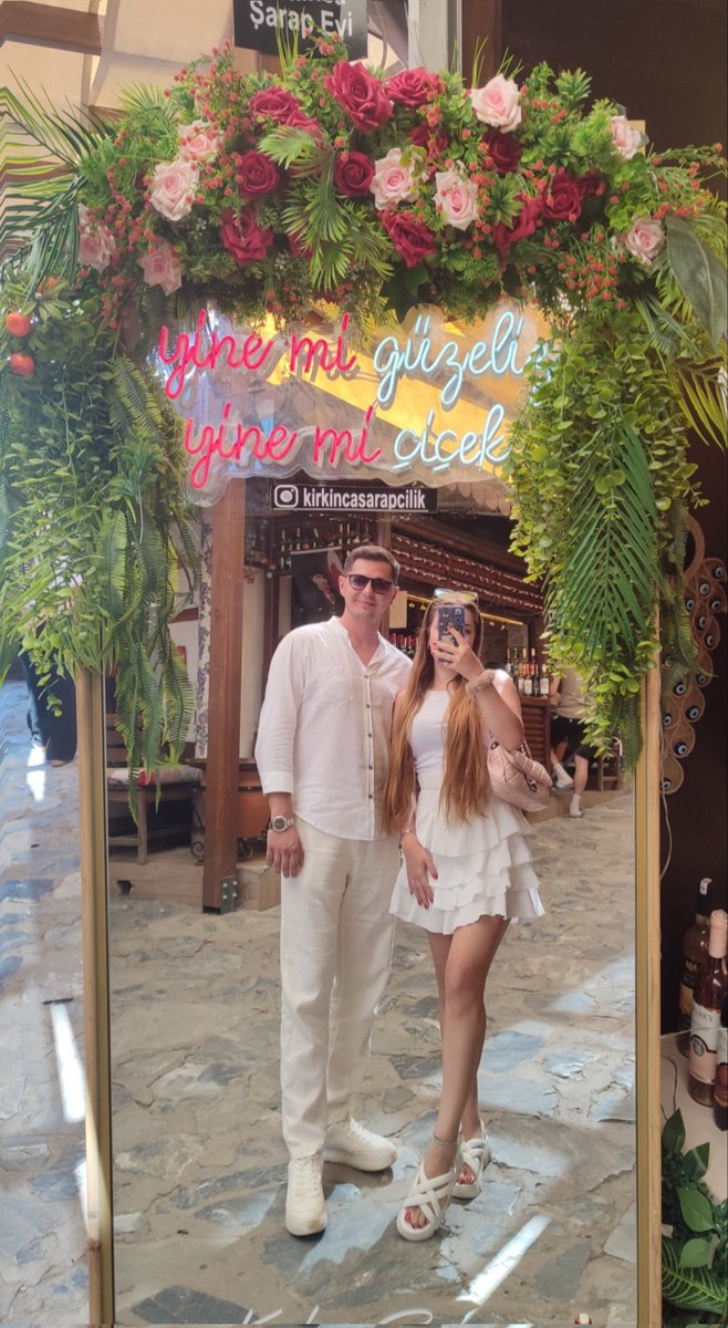 Sana aşık olmak başıma gelen en güzel ikinci şeydi, birincisi ise seni bulmaktı.