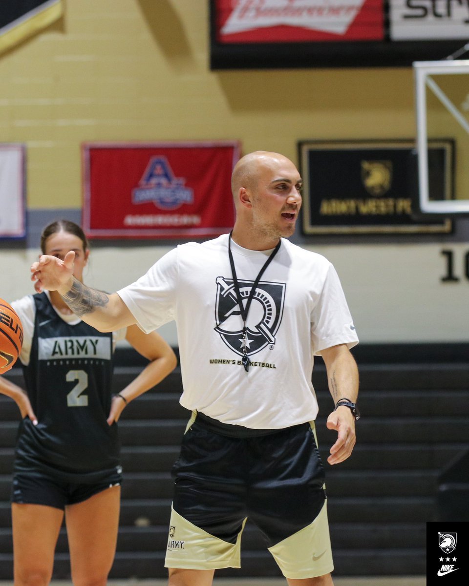 ArmyWP_WBB's tweet image. A SUPER well deserved title upgrade for our guy!! 👏 

Congrats to Coach Tony for being named Associate Head Coach!! ⚔️🏀

🗞️ goarmywestpoint.com/news/2024/7/10…

#GoArmy | #NoExcuses |#NRT