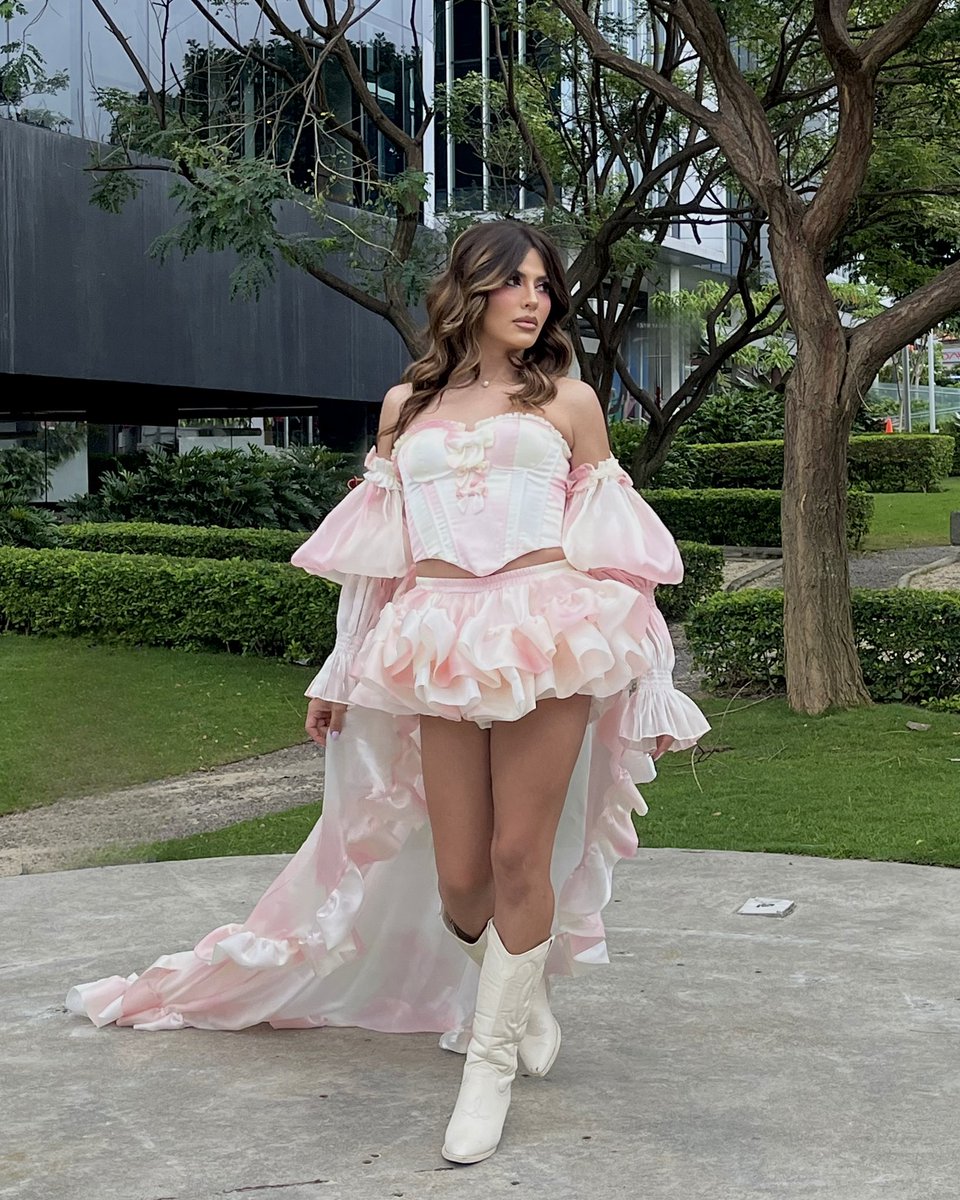 2015 / 2024 definitivamente la definición de: “si me conocías ya no me conoces” 😅 otro ser humano que INCREÍBLE 🥰