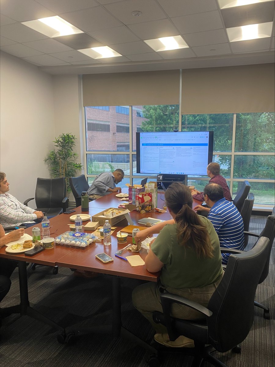 Congrats to our four Pre-Accelerator graduates! Each startup presented their unique business model canvas and talked through their next steps in the startup process. We can’t wait to see what each venture accomplishes next!