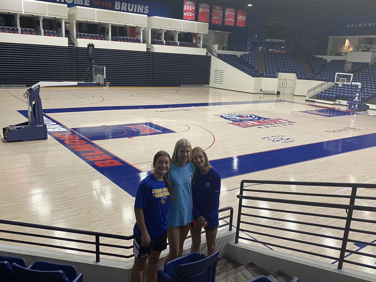 tfaladyhoops's tweet photo. @bjadehall3 & @Avery_Michels15 checking out some universities in Nashville on way to @TFNsRun4Roses to compete. This may be where one of these 🌟’s end up. #Godcan #Runwiththeroyals #playhardsmarttogether https://t.co/g16bdUOvmW