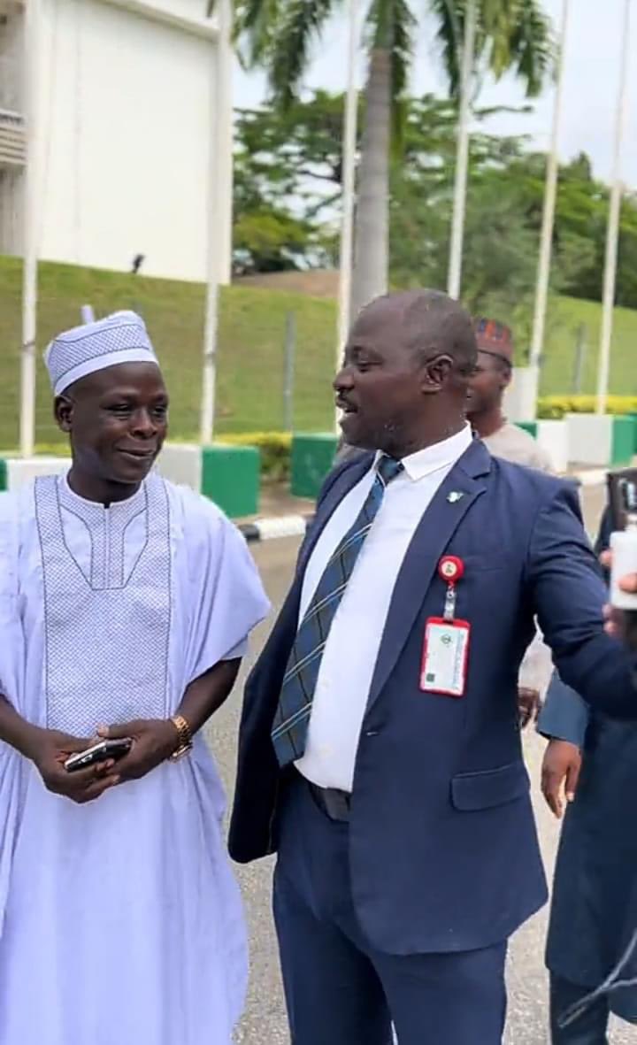 Just agree or not agree, God is Good! And with qualifications or not someone can lift up... See this guy Popularly known as Umar Bush and Sadiq at Presidential Villa yesterday Night! Allah kenan👏