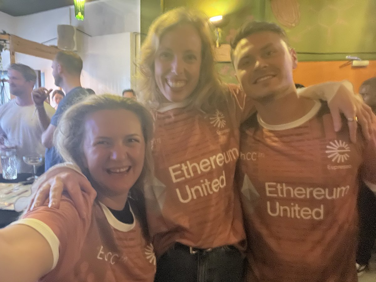 RudolphTamlyn's tweet photo. Aussies watching Euros @0xzo3 #EthereumUnited https://t.co/aqxuoyyycZ