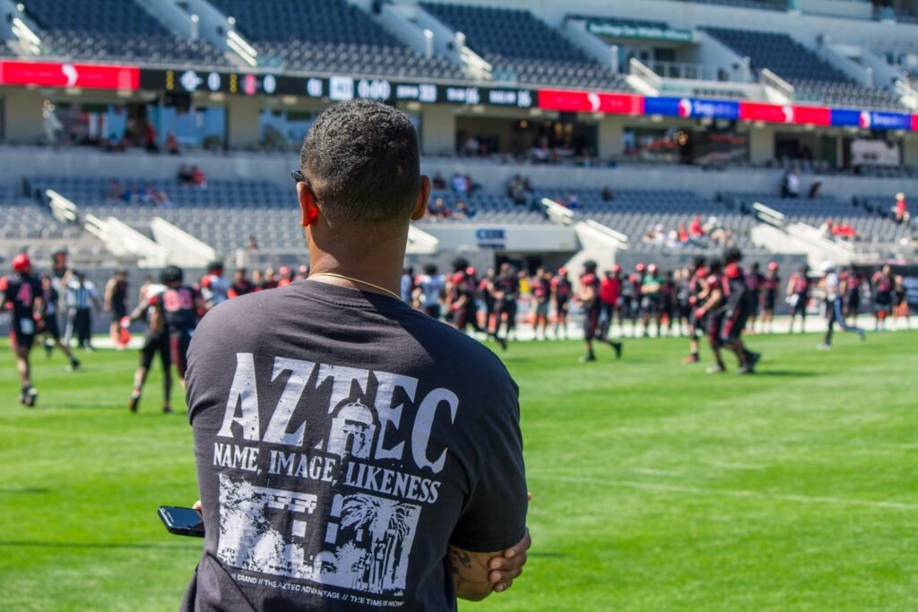 EVT_News's tweet photo. Brenden Hill bringing his NIL vision to SDSU 

Article via @ahaghver23 
https://t.co/2zGU4wQath https://t.co/ZN0365b9jD
