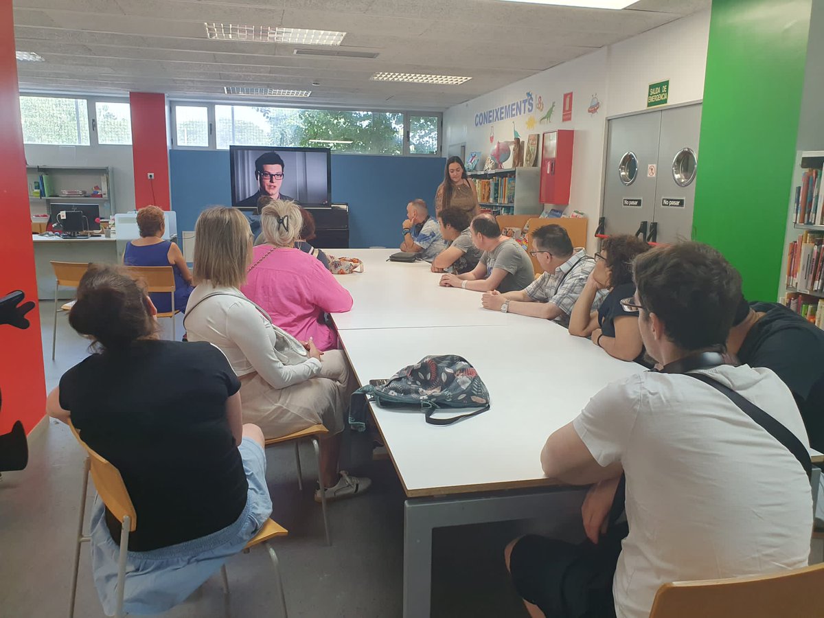 bibminasab's tweet image. Avui han vingut a parlar de  "Polinutrició, els nostres @AmicsHMar #parcsalutmar #parcfòrum de l'@hospitaldelmar Avui han visualitzat un vídeo relacionat amb els esmorzars saludables i, en concret, han visc un vídeo sobre un dels aliments, com és:  l'ou. 🥚🍳🥓☕