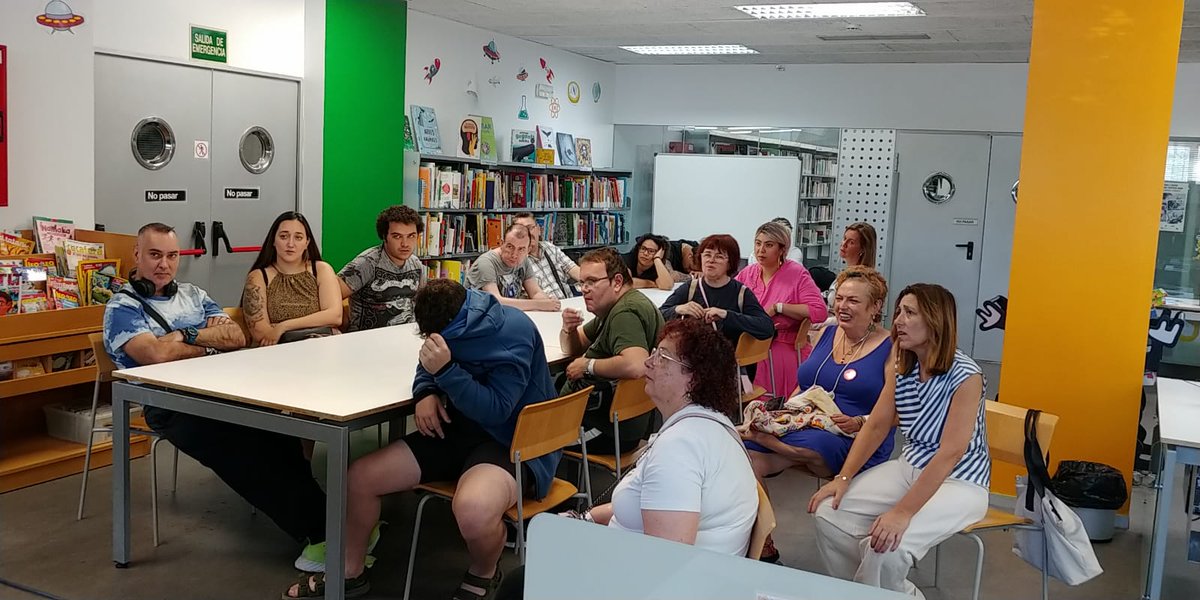 bibminasab's tweet image. Avui han vingut a parlar de  "Polinutrició, els nostres @AmicsHMar #parcsalutmar #parcfòrum de l'@hospitaldelmar Avui han visualitzat un vídeo relacionat amb els esmorzars saludables i, en concret, han visc un vídeo sobre un dels aliments, com és:  l'ou. 🥚🍳🥓☕