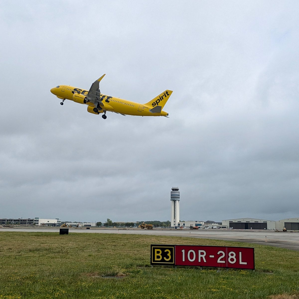 columbusairport's tweet image. Howdy, Columbus! Nonstop service to @DFWAirport with @SpiritAirlines is now flying! Y'all ready for some southern hospitality?
 
#FlyCMH