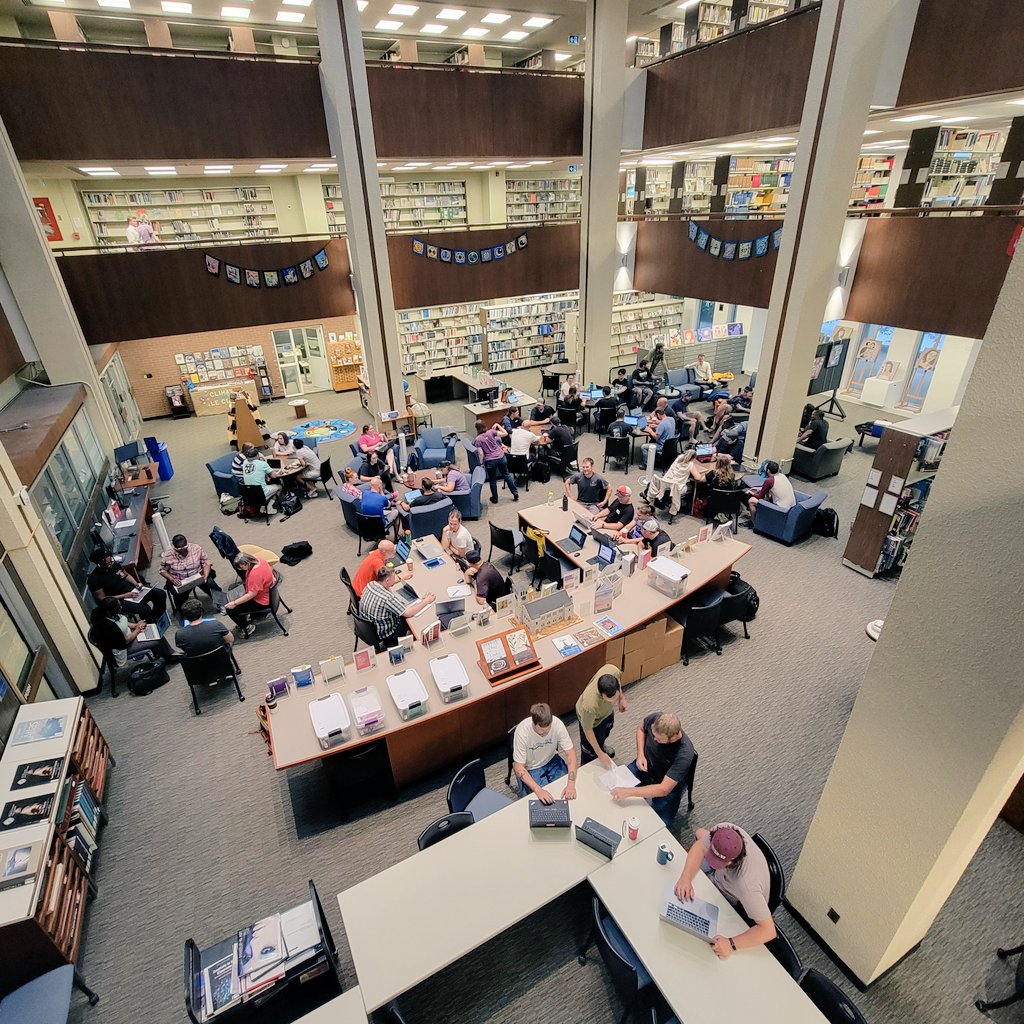 💙💛❤️ Can I boast for a moment? Our <a href="/QueensEduc/">Faculty of Education</a> library features an incredible learning commons perfect for fostering innovation, creativity, and community ... and as you can see, we love it here! #Education #CollaborativeLearning #Innovation