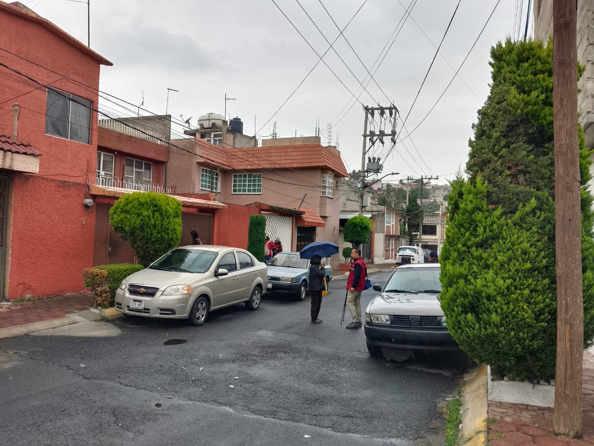 PDHCDMX's tweet photo. #Entérate | Hoy fuimos Barrio Adentro realizando recorrido casa por casa en la Colonia Ejidal de San Pedro Mártir, @TlalpanAl 

Barrio Adentro es una estrategia permanente interinstitucional de Prevención y Atención del Delito, enfocada en la Restitución, Protección y Garantía de los #DerechosHumanos, principalmente en lo que respecta a las Niñas, Niños, Adolescentes, Jóvenes y sus Familias.