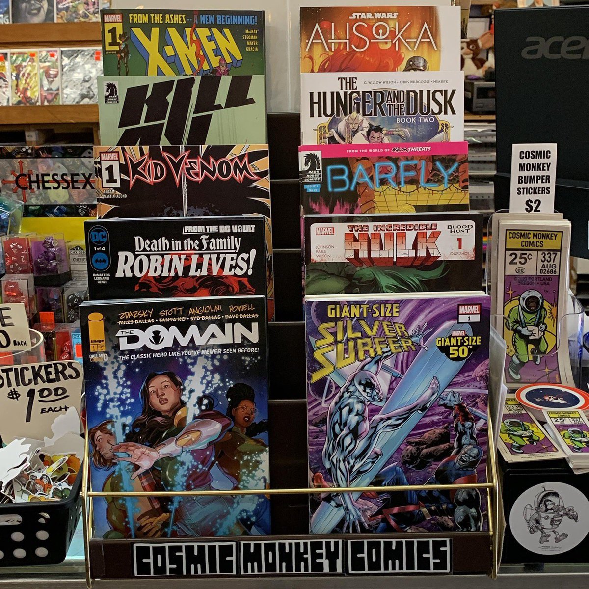 cosmicmonkey's tweet photo. New comic book day is always a good day! Here’s what we have featured! #domain #giantsizesilversurfer #deathinthefamilyrobinlives #incrediblehulkbloodhunt #kidvenom #barfly #killallimmortals #thehungerandtheduskbooktwo #xmen1 #again #starwarsahsoka #ncbd #newcomics https://t.co/SwP7wGgTnD