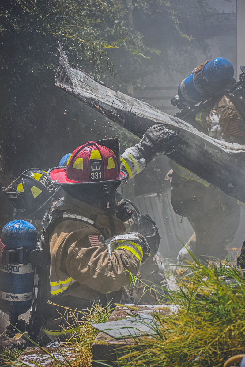NorthwestFire's tweet photo. Images from our crew members responding to a fire on July 7th. Crews worked to extinguish flames from underneath the mobile home.
Thank you to our #AutoAid partners @TucsonFireDept and @GRFDAZ who responded to this incident alongside us. #Firefighters #Incident #Response https://t.co/CxS9R7sC46