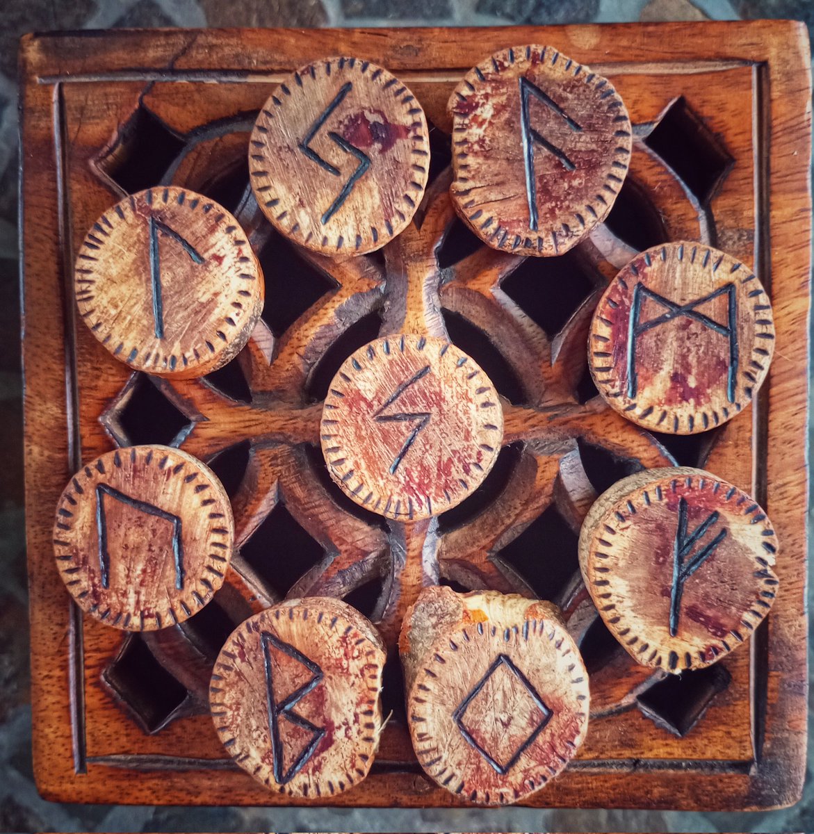 MidgardMusings's tweet photo. Hail and hello, everyone!  If you are a "Chieftain" tier and above supporter on my Patreon page, then please check your email inbox for this month's rune pull for you. As always, I sincerely appreciate your support in this way! https://t.co/G58GozxcAg