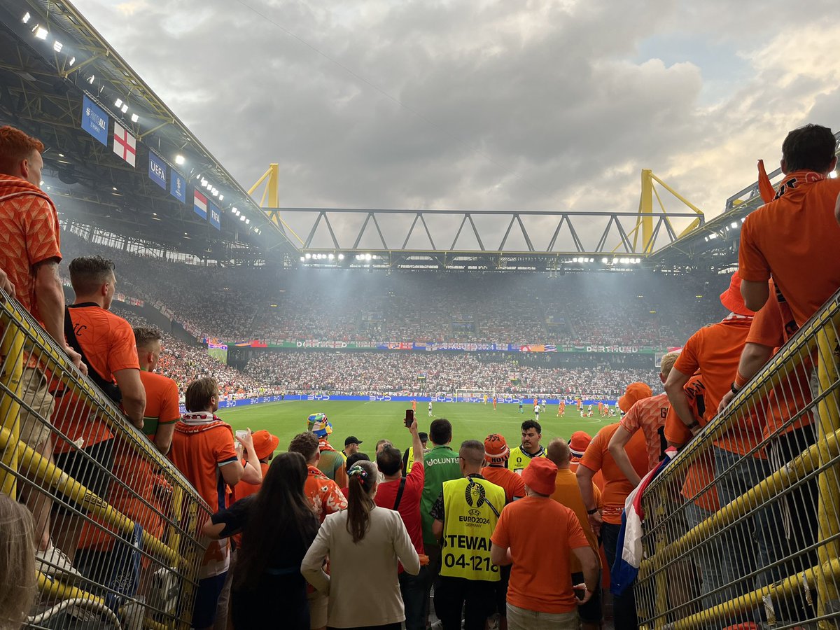 FansEurope's tweet photo. ￼ ￼🇳🇱🆚🏴󠁧󠁢󠁥󠁮󠁧󠁿 We're in Dortmund to observe tonight's semi-final #NED v #ENG.
 
📩 If you are attending and would like to share your experience or if you encounter any issues (ticketing, security, concessions, etc.), let us know via DM or info[at]https://t.co/zq9BtyHIqQ #EURO2024 https://t.co/LBHkCFlgJe