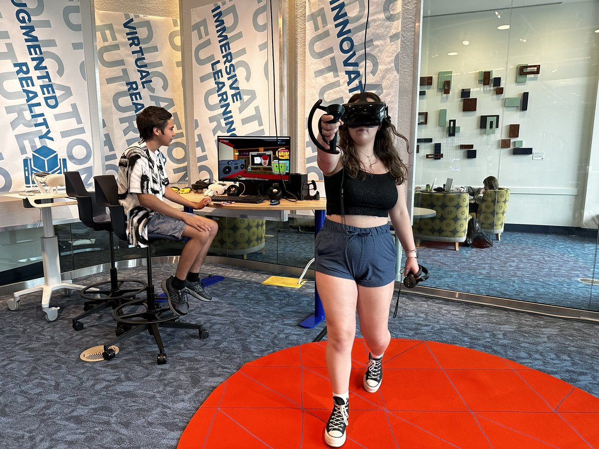 Busy day in the exhibition space!