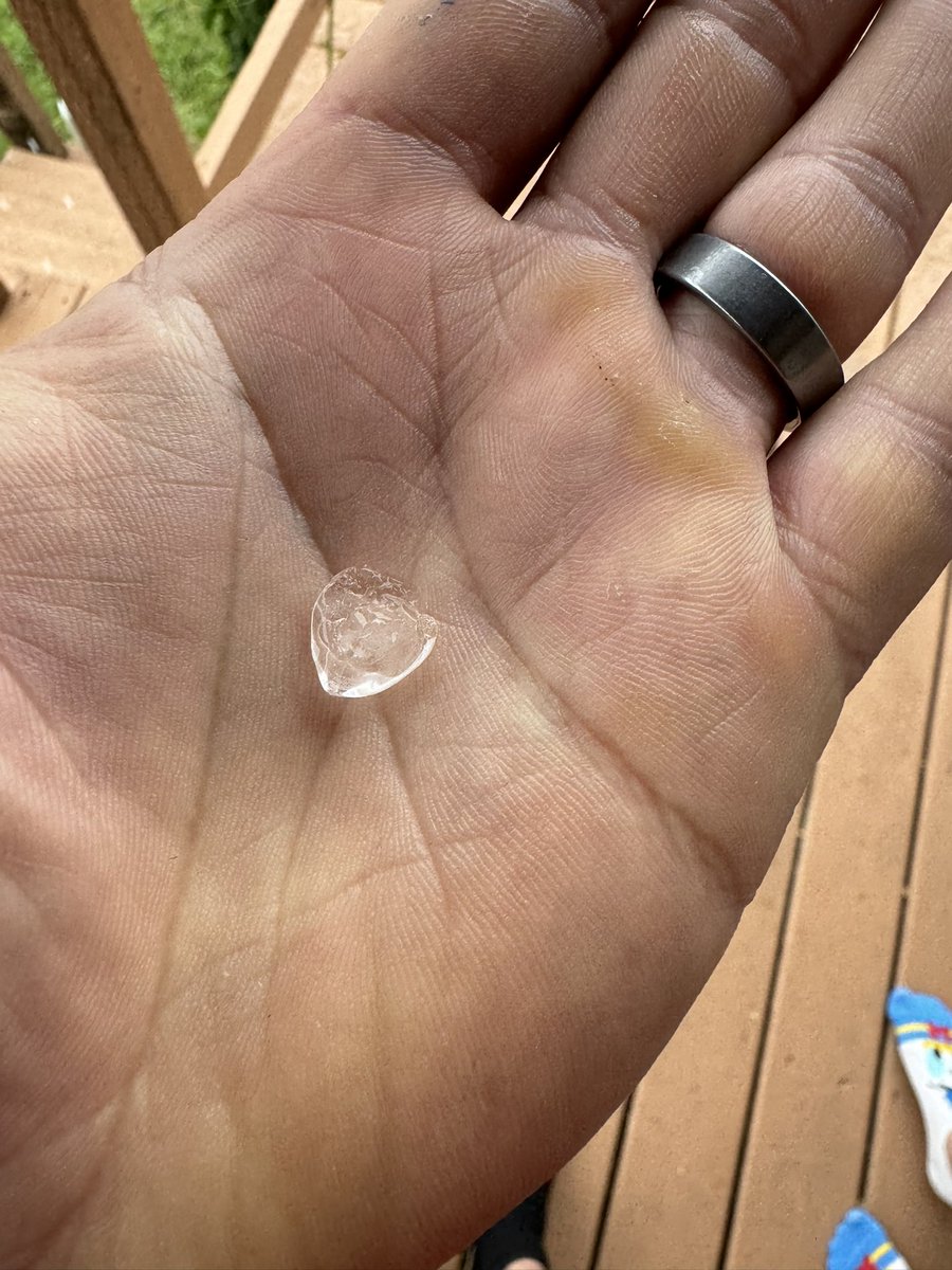 AprilChurchil28's tweet photo. @EddieSheerr We had hail and heavy thunderstorms here in Lethbridge (Clarenville area) this morning! https://t.co/JY2ef4ZkYd
